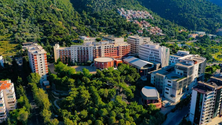 İzmir Ekonomi University