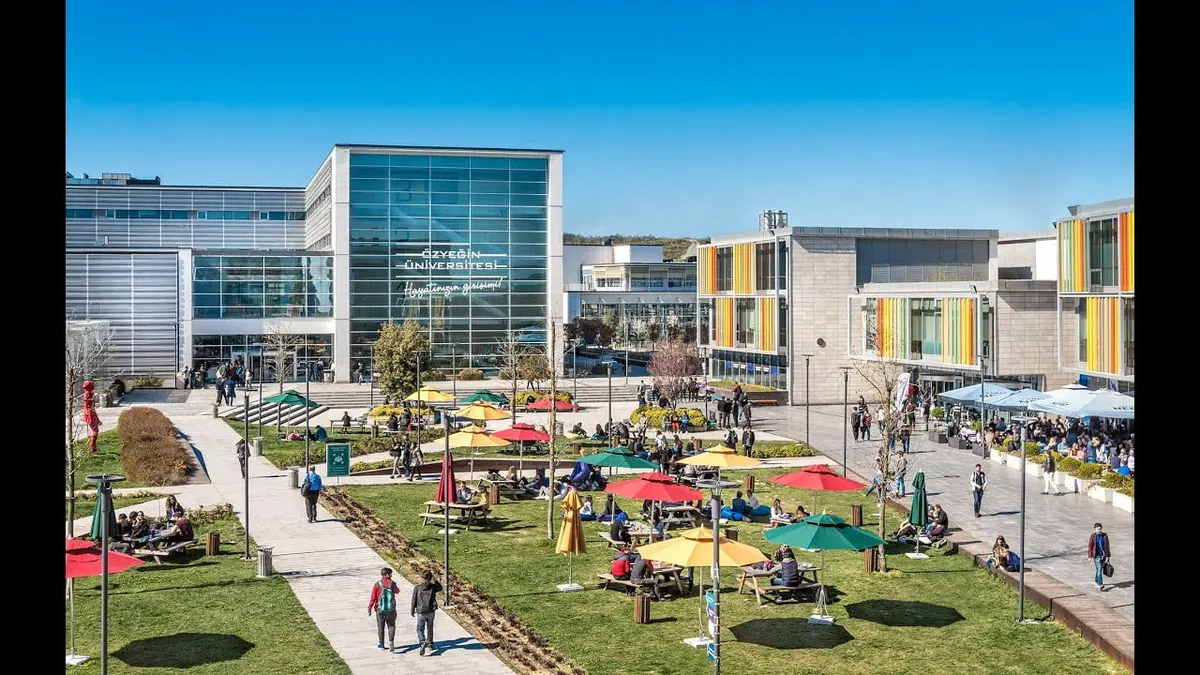 Özyeğin University
